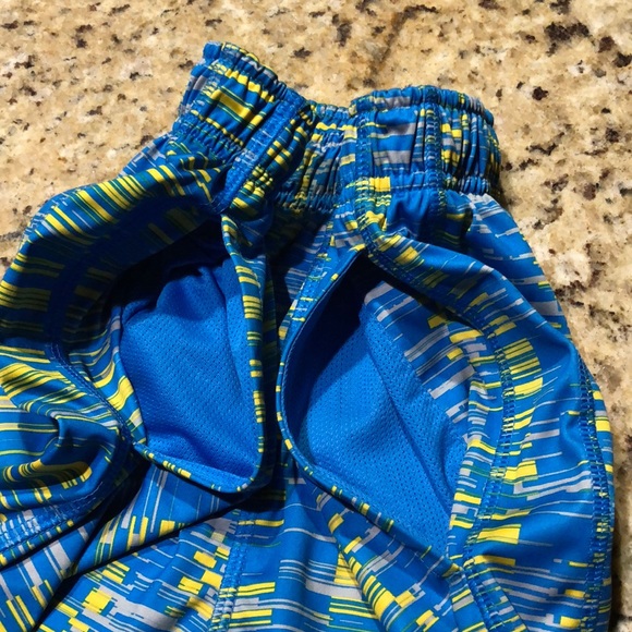 Boys Nike Short - Picture 3 of 7